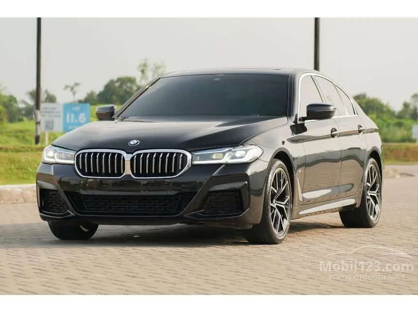 2022 BMW 520i M Sport Sedan