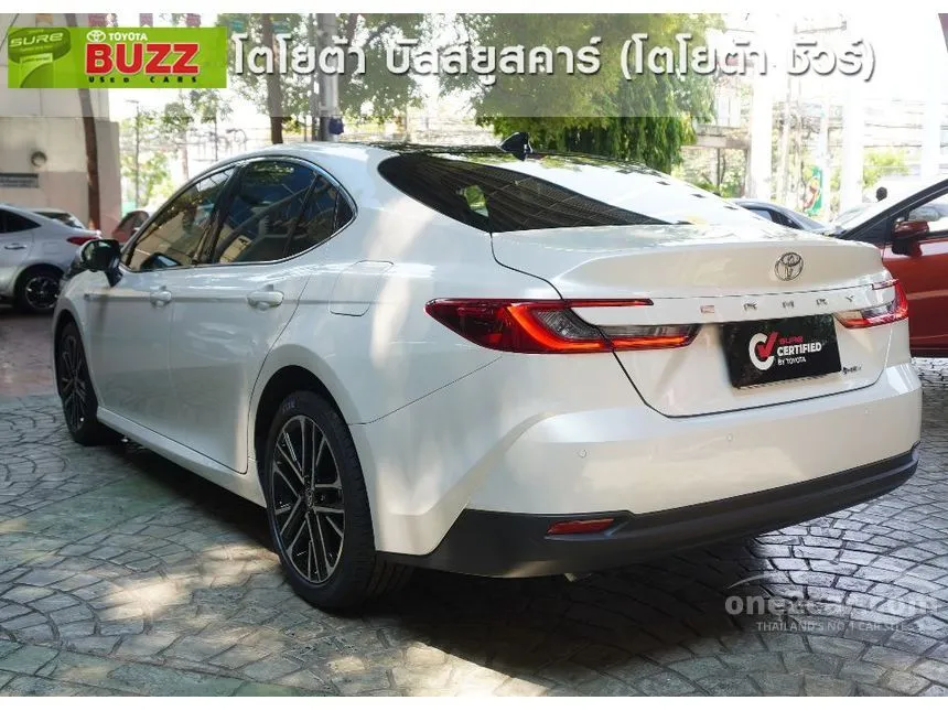 2025 Toyota CAMRY HEV Premium Luxury Sedan