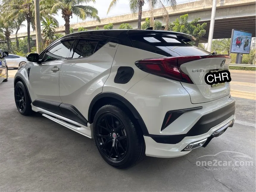 2018 Toyota C-HR Mid SUV