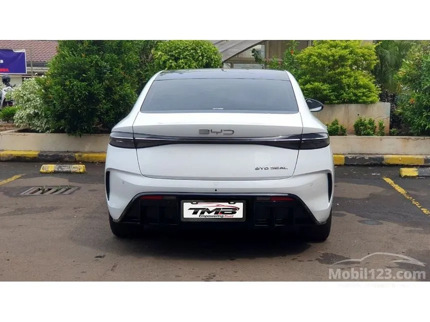 2024 BYD Seal Premium Extended Range Sedan