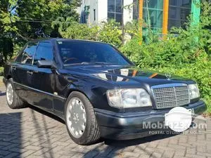 1994 Mercedes-Benz E320 3.2 Sedan