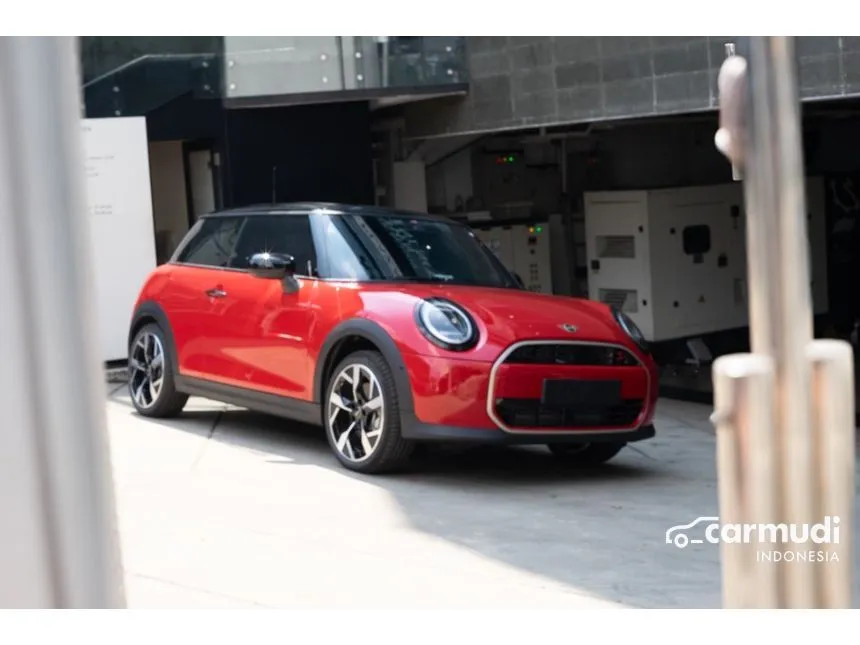 2024 MINI Cooper Cooper SE Hatchback