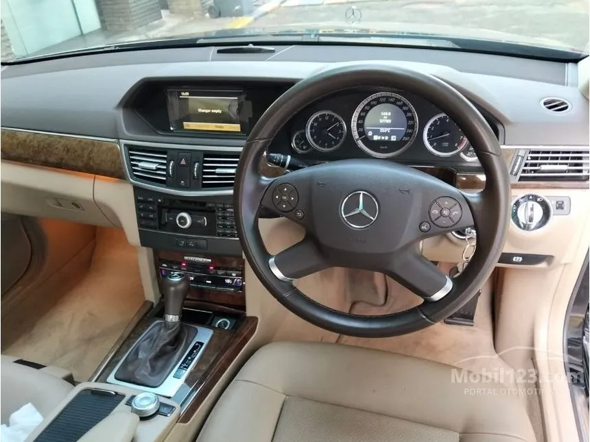 2010 Mercedes-Benz E250 CGI Sedan