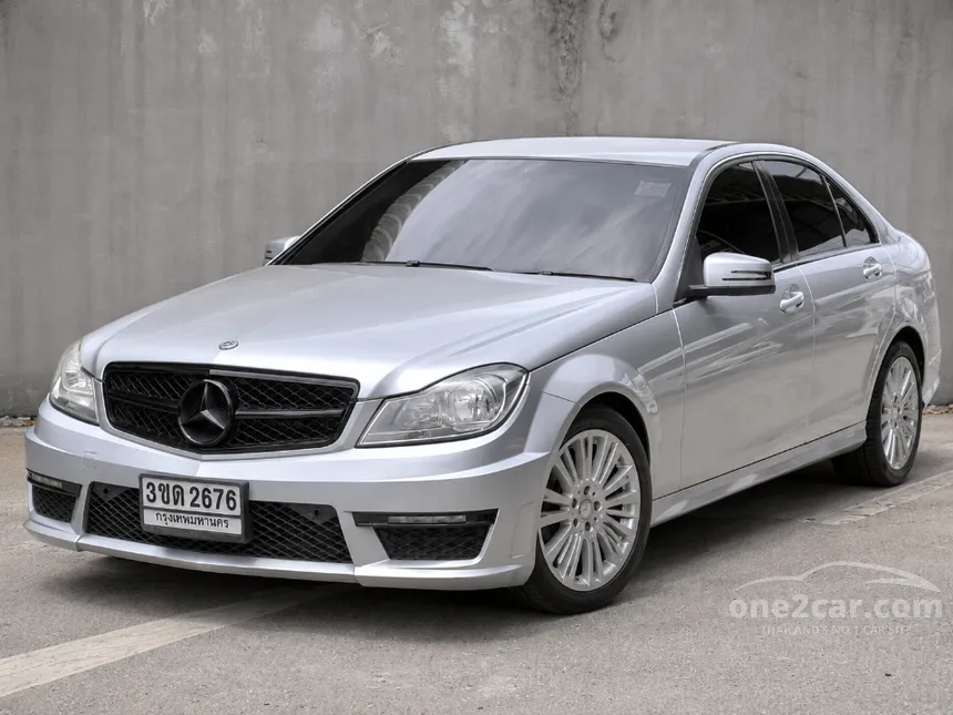 2013 Mercedes-Benz C200 CGI BlueEFFICIENCY Sedan
