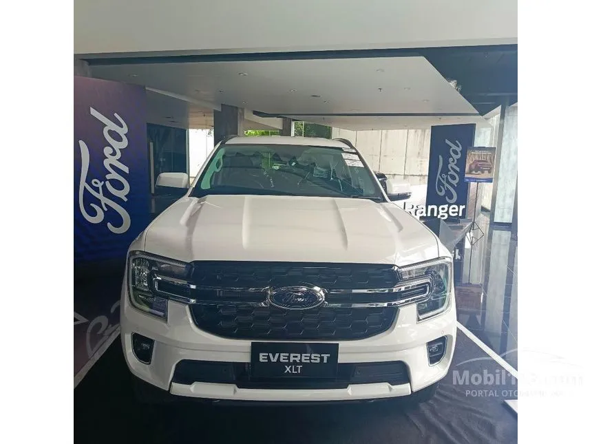 Jual Mobil Ford Everest 2023 XLT 2.0 di Kalimantan Barat Automatic SUV Putih Rp 827.000.000
