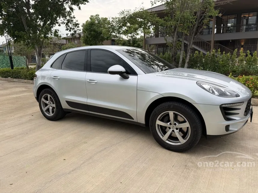 2016 Porsche MACAN SUV