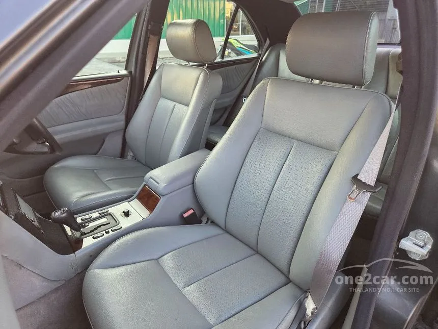1996 Mercedes-Benz E230 Elegance Sedan