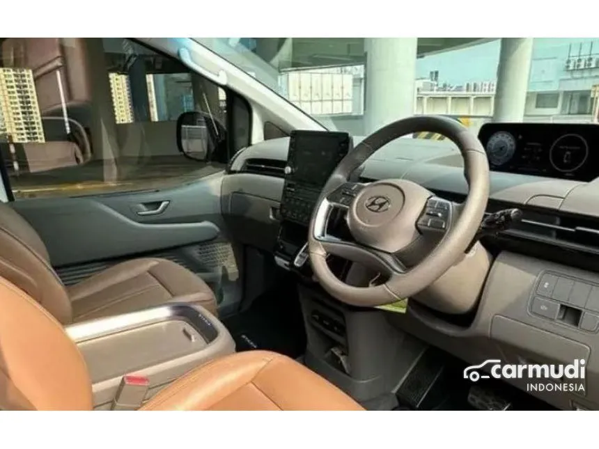 2022 Hyundai Staria Signature 7 MPV