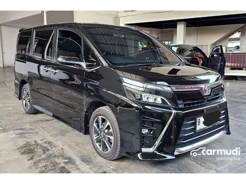 2018 Toyota Voxy MPV