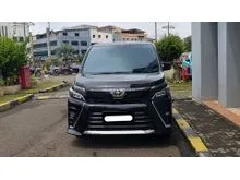 2019 Toyota Voxy 2.0 MPV hitam km 36 ribuan