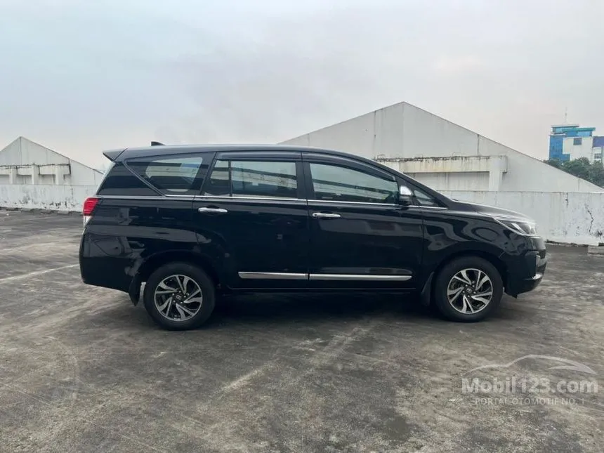 2022 Toyota Kijang Innova V MPV