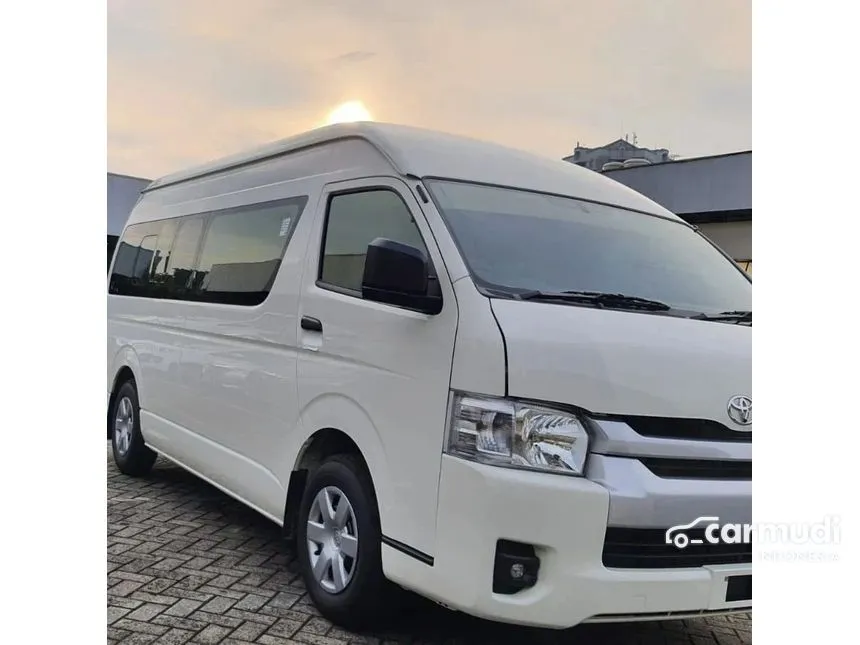 2024 Toyota Hiace Commuter Van Wagon