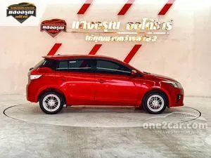 2015 Toyota YARIS 1.2 E Hatchback
