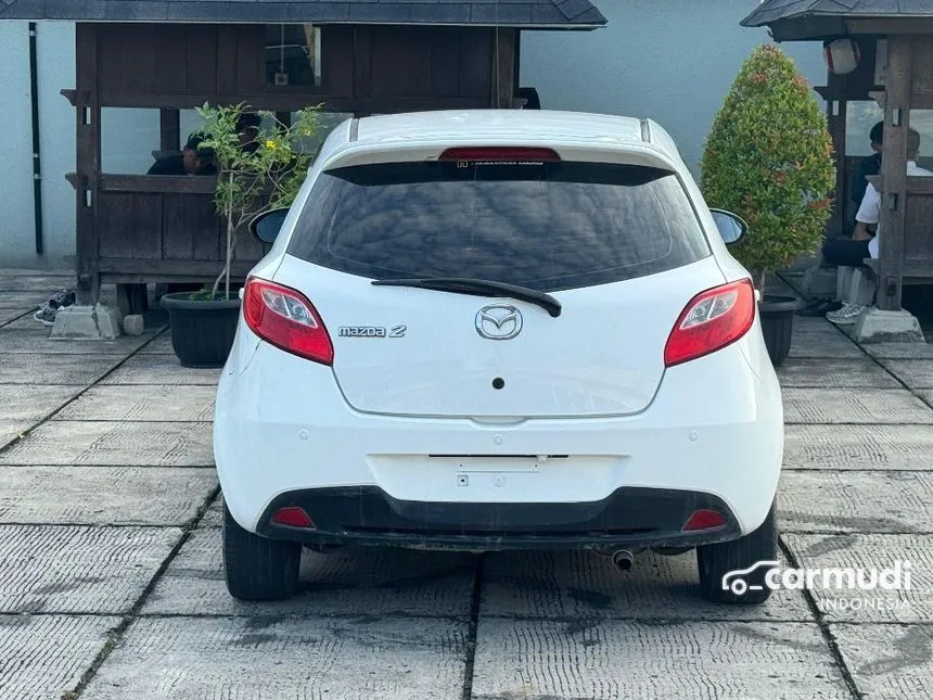 2013 Mazda 2 R Hatchback