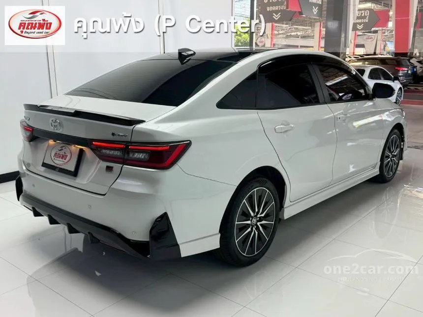2025 Toyota Yaris Ativ HEV GR Sport Sedan