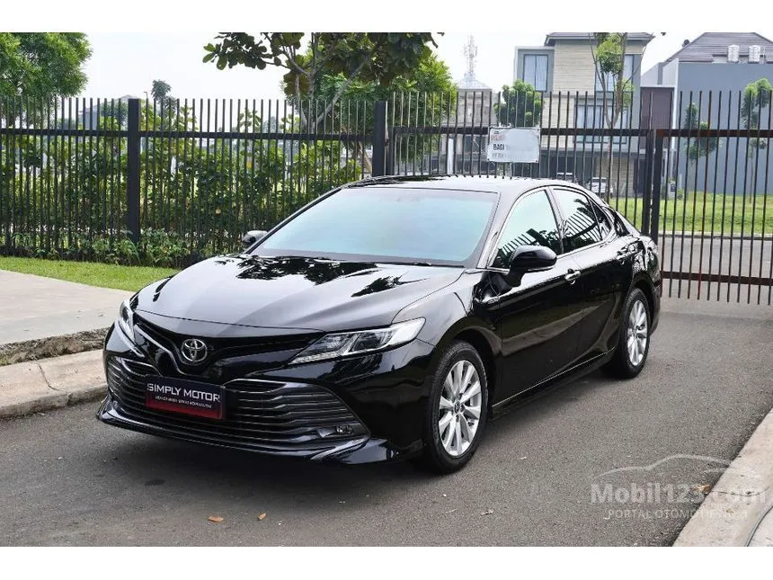 2019 Toyota Camry V Sedan