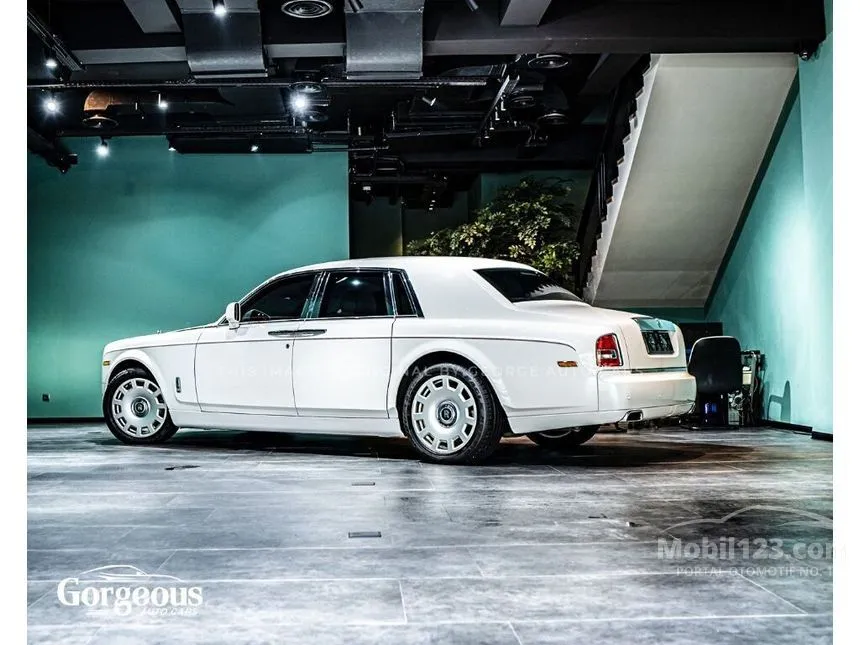 2013 Rolls-Royce Phantom V12 Sedan