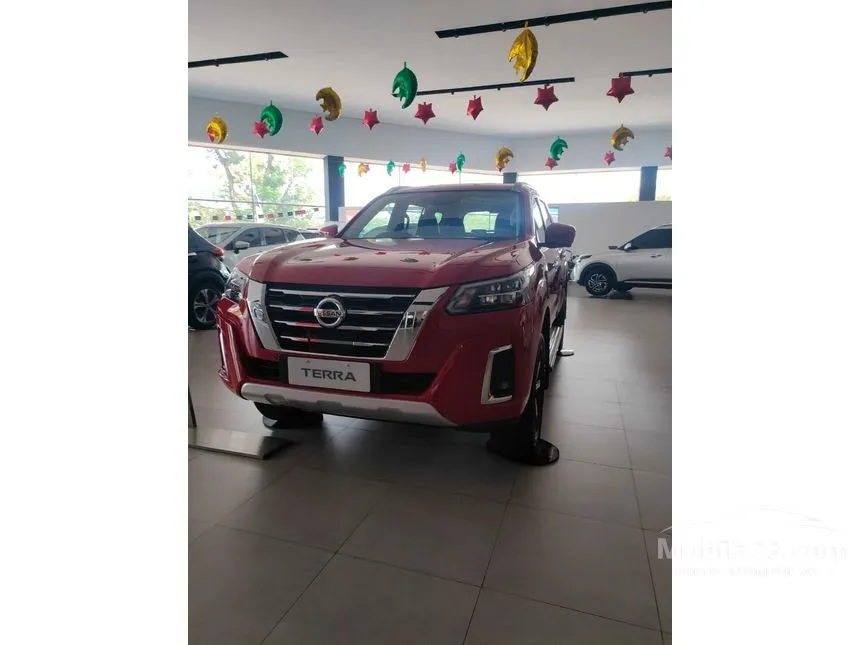 Jual Mobil Nissan Terra 2023 VL 2.5 di Banten Automatic Wagon Merah Rp 764.000.000