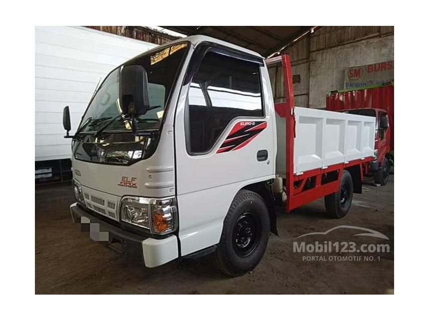 Jual Mobil Isuzu Elf 2015 2.8 di Jawa Timur Manual Trucks Putih Rp 170 