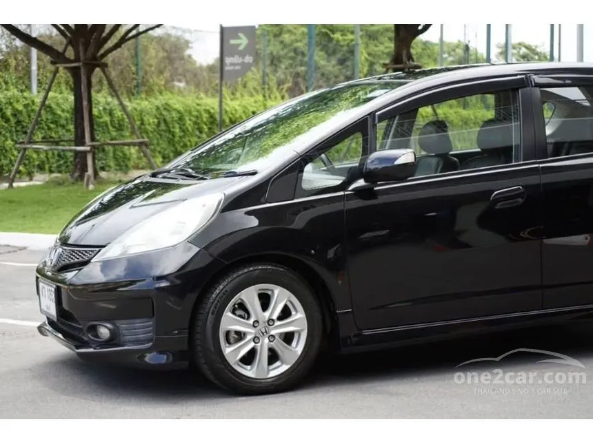 2011 Honda JAZZ SV Hatchback