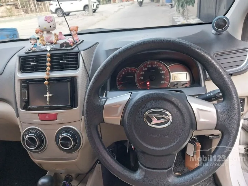 2015 Daihatsu Xenia R Deluxe MPV