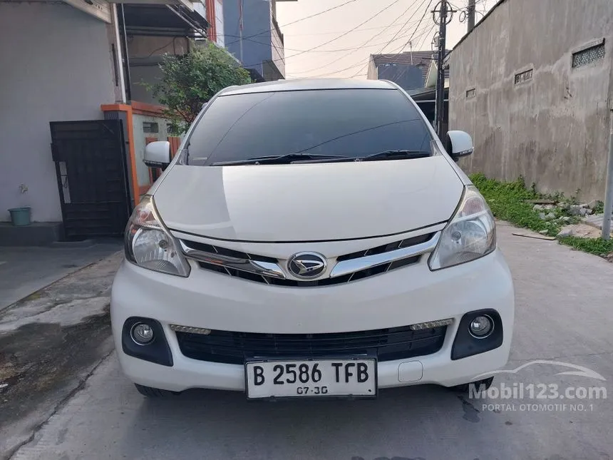 2015 Daihatsu Xenia R Deluxe MPV