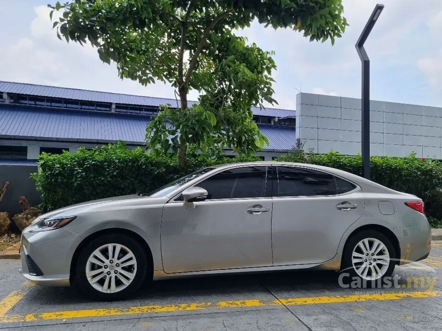 2013 Lexus ES250 Sedan