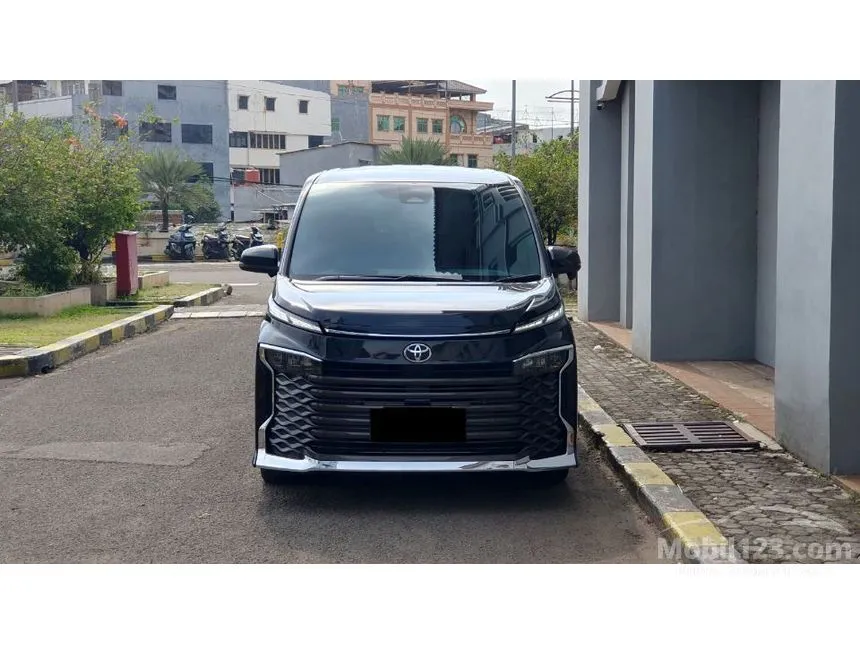 2024 Toyota Voxy (Premium Color) MPV