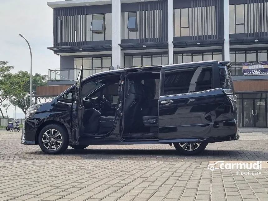 2019 Toyota Voxy MPV