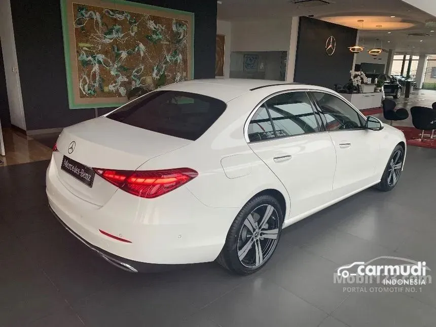 2025 Mercedes-Benz C200 Avantgarde Line Sedan