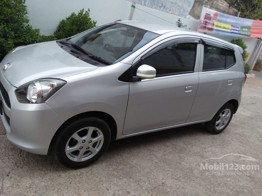 Jual Mobil  Daihatsu Ayla  2014  M 1 0 di Jawa Barat Manual 