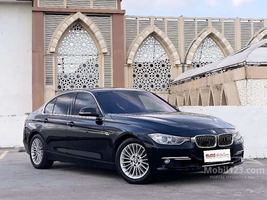 Jual Mobil BMW 320i 2013 Luxury 2.0 di DKI Jakarta Automatic Sedan Hitam Rp 270.000.000