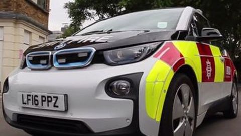Pemadam Kebakaran Pakai BMW i3