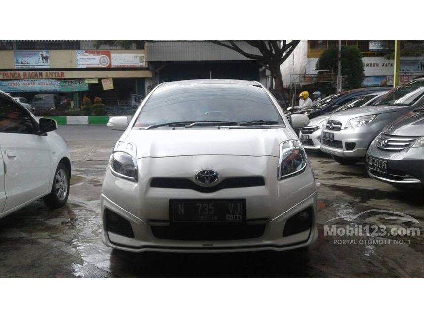 Jual Mobil  Toyota  Yaris  2013 TRD Sportivo 1 5 di Jawa 