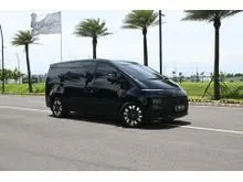 2021 Hyundai Staria 2.2 Signature 7 MPV Hitam