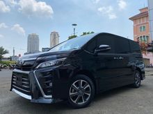 2018 Toyota Voxy 2.0 R80 Wagon AT Black On Black TDP100JT Kondisi Super Mulus Like New Harga Miring