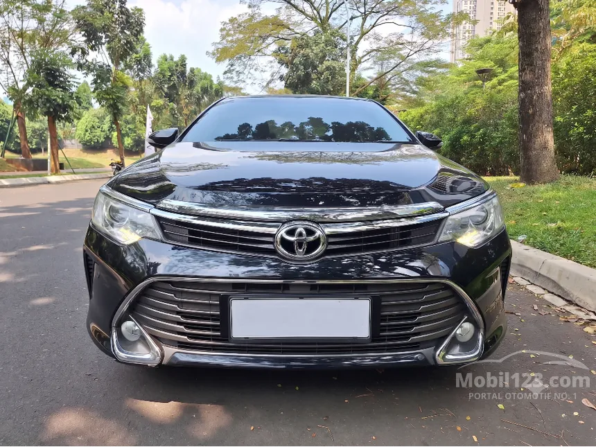 2015 Toyota Camry V Sedan