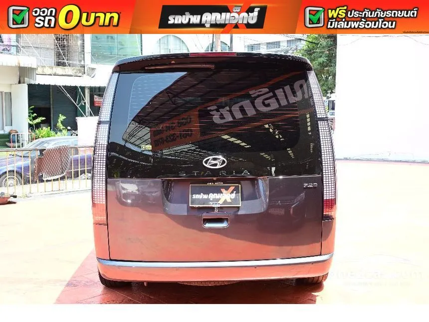 2022 Hyundai Staria SEL Van
