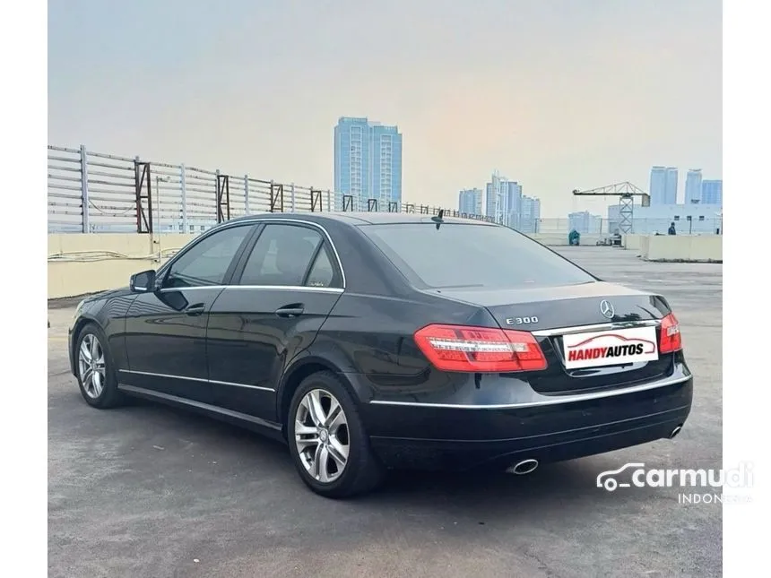 2009 Mercedes-Benz E300 Avantgarde AMG Sedan