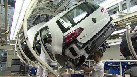 Volkswagen Suspends Golf and Passat Production Due to Supplier Issues