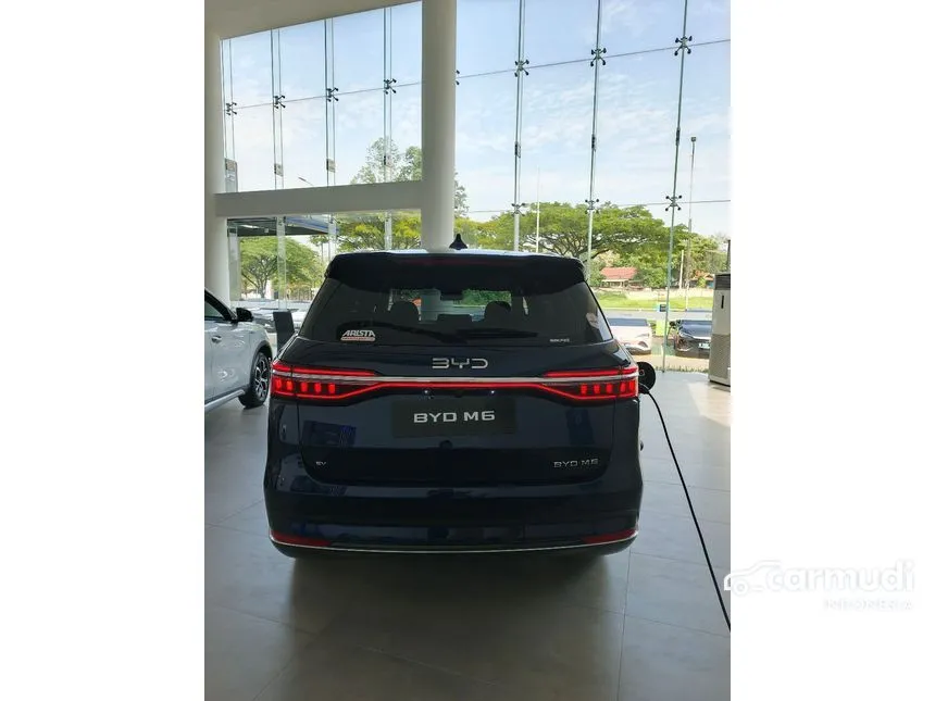 2025 BYD M6 Superior 7-seaters MPV