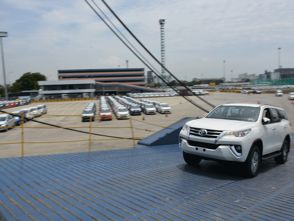 Jokowi Minta Ekspor 1 Juta Mobil, Toyota: Semoga Pasar Global Membaik