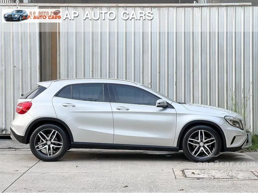 2015 Mercedes-Benz GLA200 Urban SUV