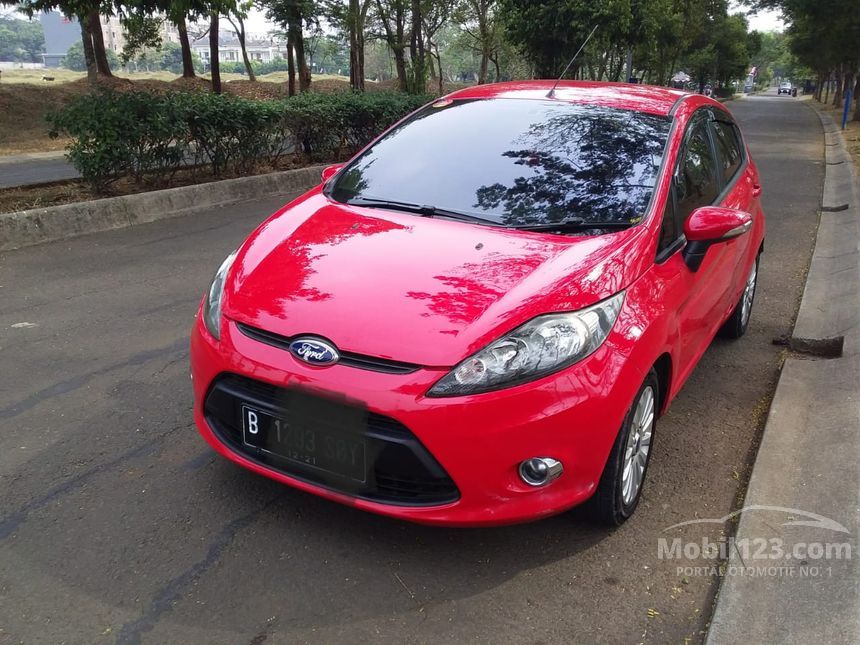 Jual Mobil  Ford  Fiesta  2011 Trend 1 4 di Jawa Barat 