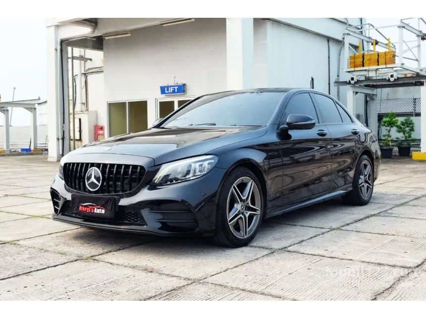 2019 Mercedes-Benz C300 AMG Line Sedan