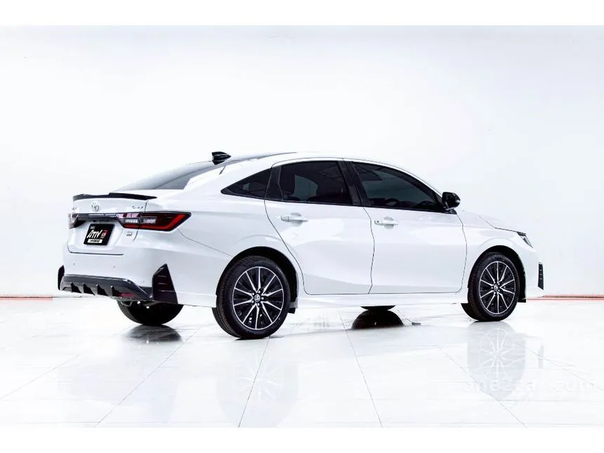2025 Toyota Yaris Ativ HEV GR Sport Sedan