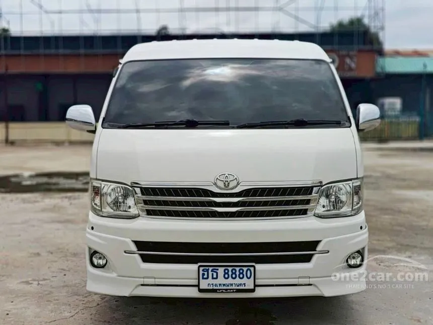 2013 Toyota VENTURY V Van
