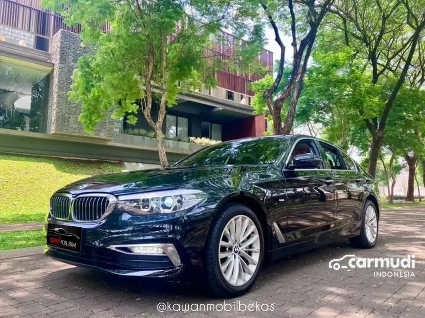 2018 BMW 530i Luxury Sedan