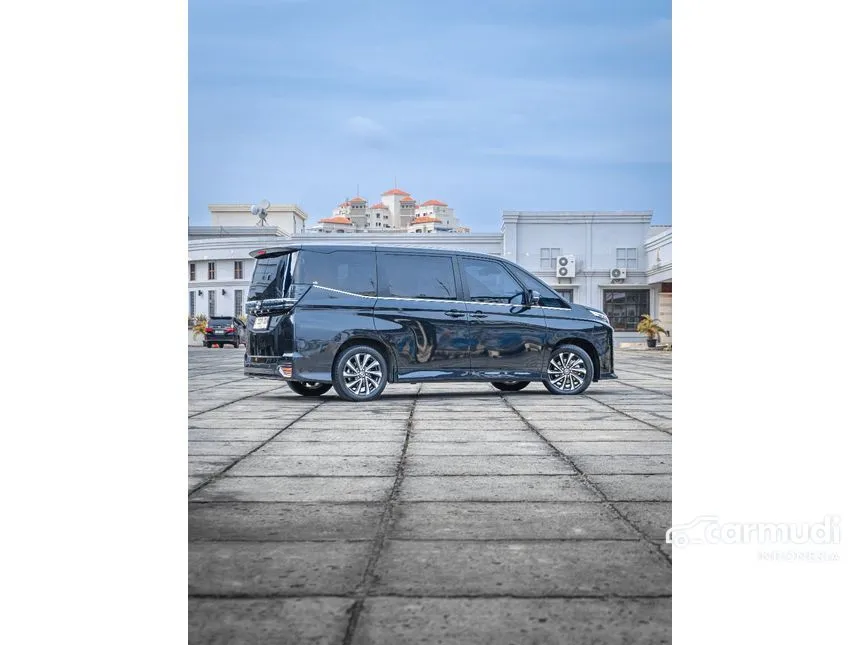 2023 Toyota Voxy (Premium Color) MPV