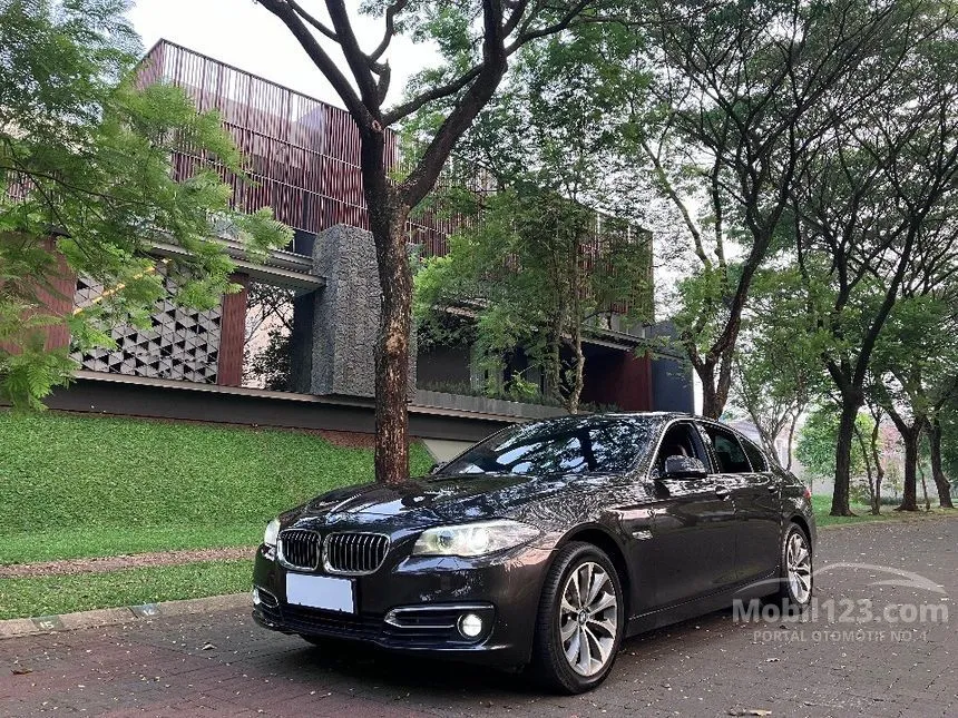 Jual Mobil BMW 520i 2015 Luxury 2.0 di DKI Jakarta Automatic Sedan Coklat Rp 350.000.000